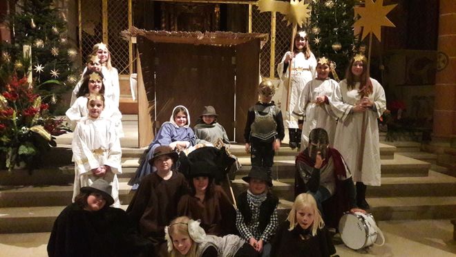 Krippenspiel an Weihnachten 2016 im Dom zu Fritzlar  (Foto: M. Pörtner)